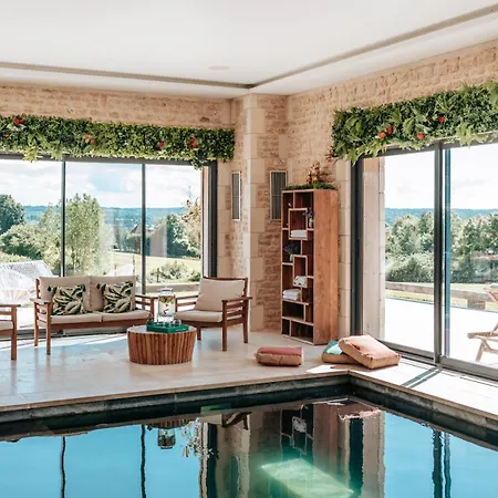 Familiale Avec Piscine Interieure *