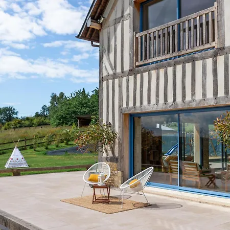Familiale Avec Piscine Interieure Villa